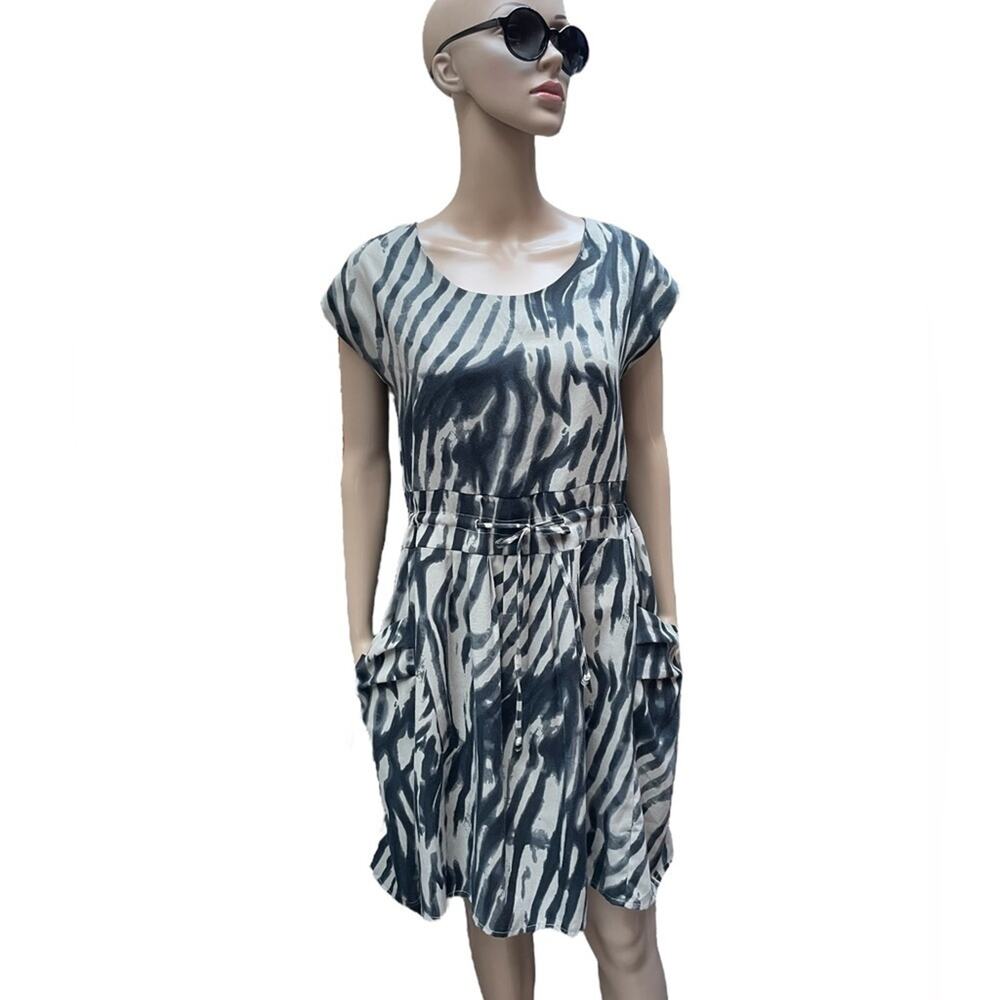The Cue Mini Dress Casual Silk Zebra Stripes Cinched Waist Cap Sleeves Tan Black